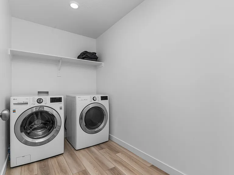 1877 E Chukar Dr — Photo 21
