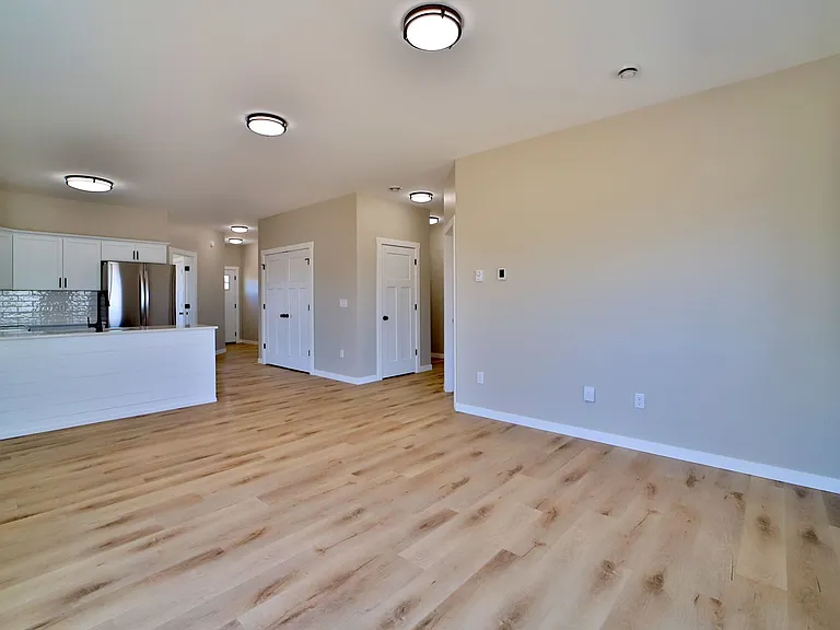 781 W Palomino Ave — Photo 3