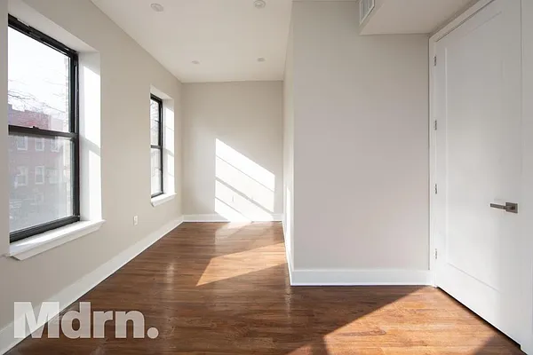 Rented by Mdrn Residential | media 5