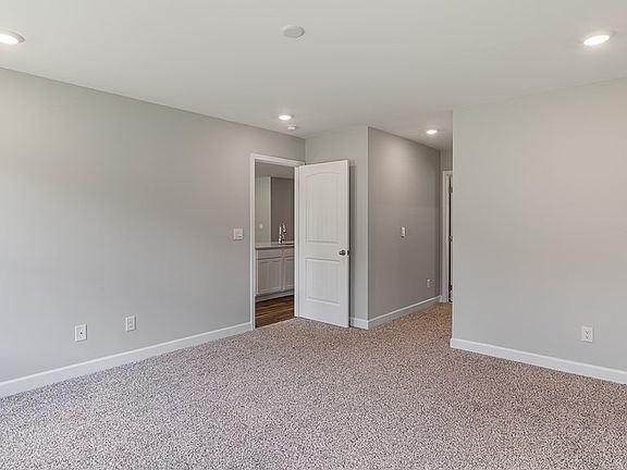 4th image of 121 Halls Creek Ln