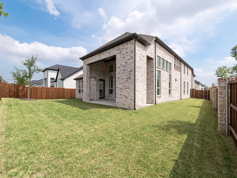 2790 Starwood Dr — Photo 16