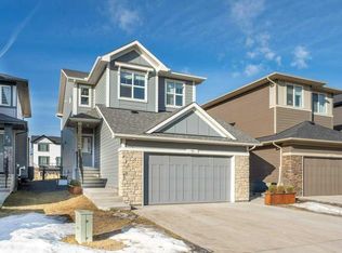 71 E Ranchers Vw, Okotoks, AB T1S5R6