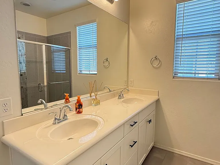 2658 S Harmony Ave — Photo 12