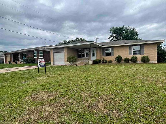 3rd image of 303 NW 40th St