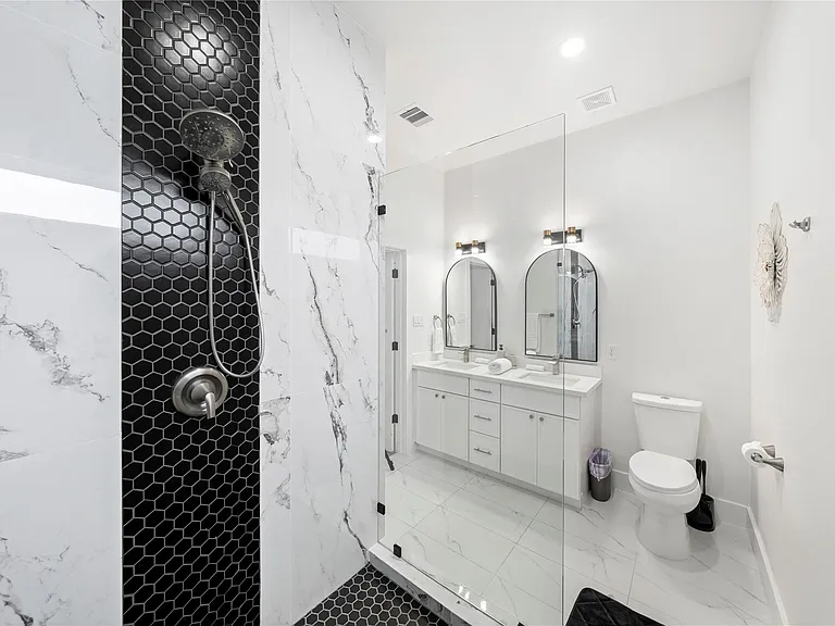 3010 Delano St — Photo 14