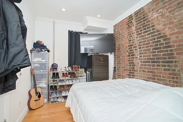 Rented by Keller Williams NYC | media 20