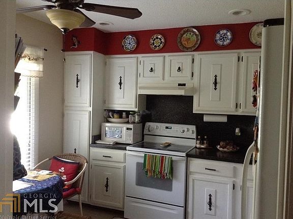 2nd image of 1186 Country Ct