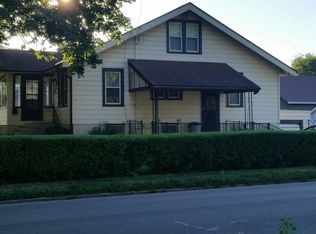 738 N 2nd Ave E, Newton, IA 50208