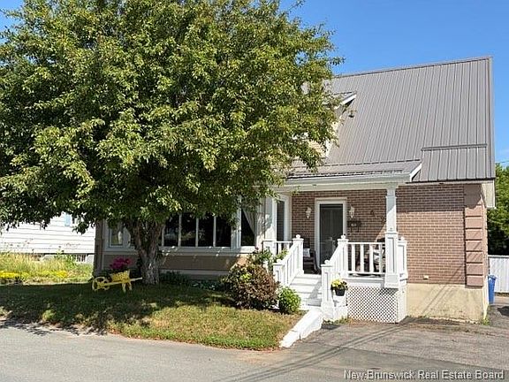 2nd image of 424 Golf St