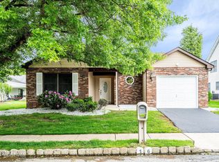 16 Benchley Dr, Marlboro, NJ 07746