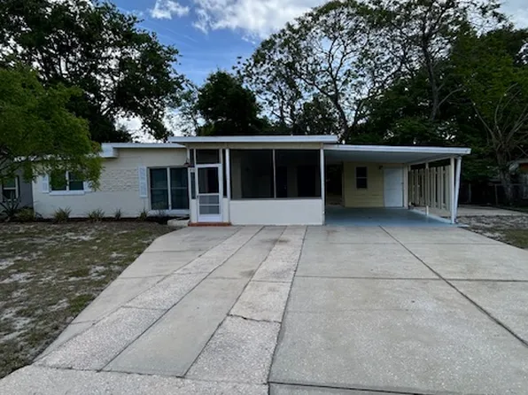 1450 Triangle Dr, Mount Dora, FL 32757