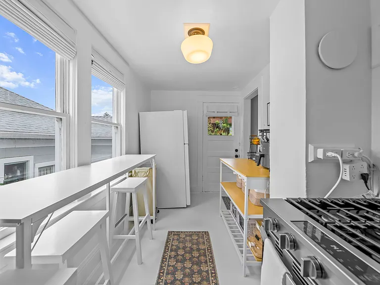 Nicholl Ave — Photo 15