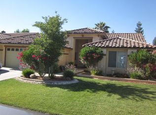 3353 Summer Ln, Madera, CA 93637