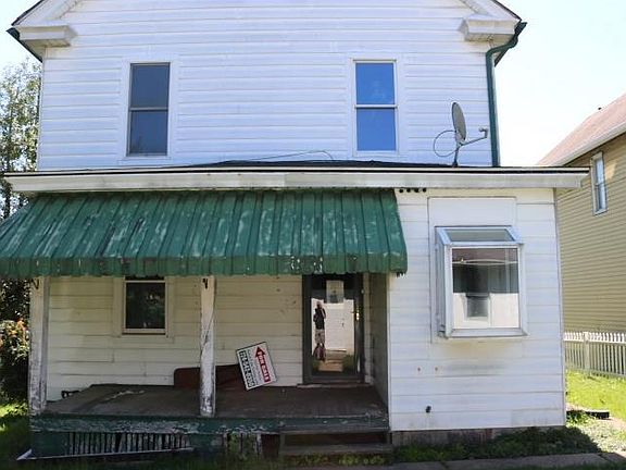 2nd image of 121 S 4th St