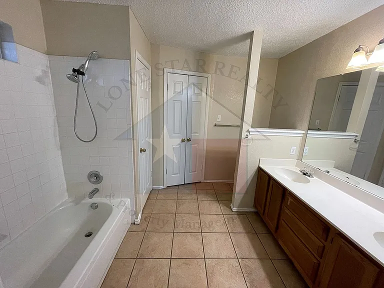 5006 Rockdale Dr — Photo 10