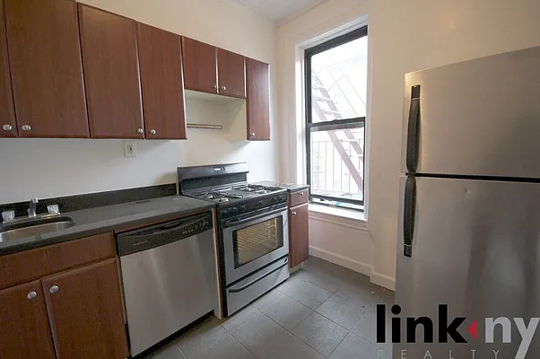 Rented by Link NY Realty | media 16