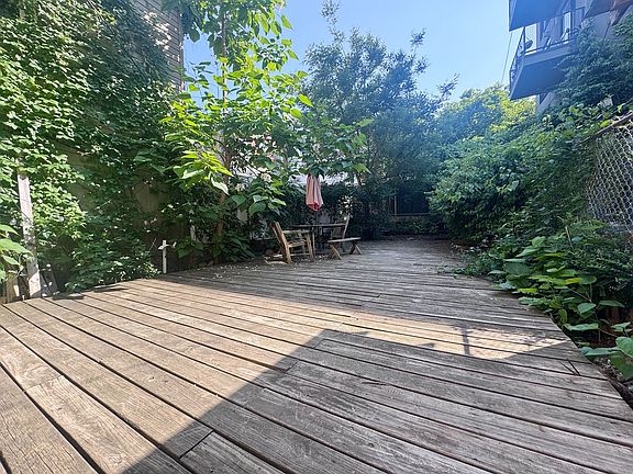 2nd image of 330 Evergreen Ave APT 1R