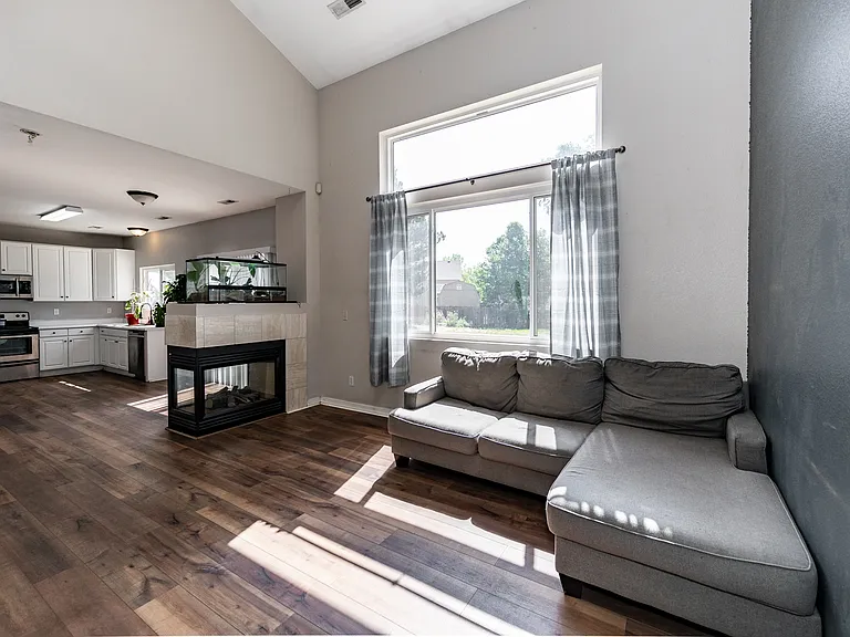 4335 Brush Creek Rd — Photo 7