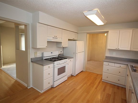 4th image of 2120 Daintree Ave
