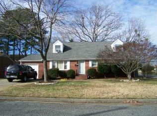 74 Kendall Dr, Newport News, VA 23601