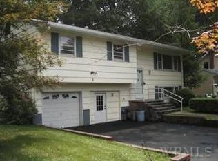 2 Fredric St, Nanuet, NY 10954