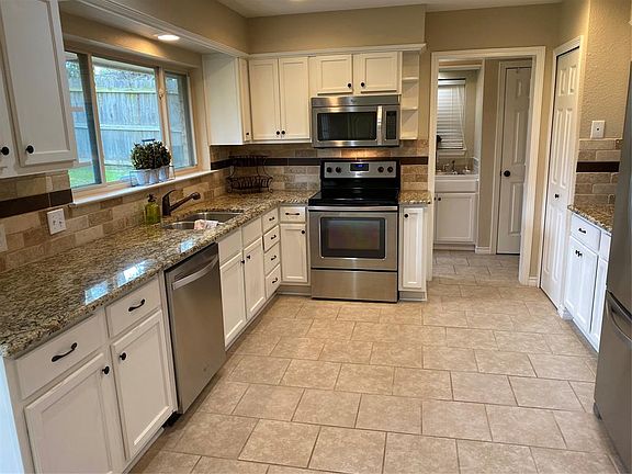 5th image of 2104 Twin Elms Dr