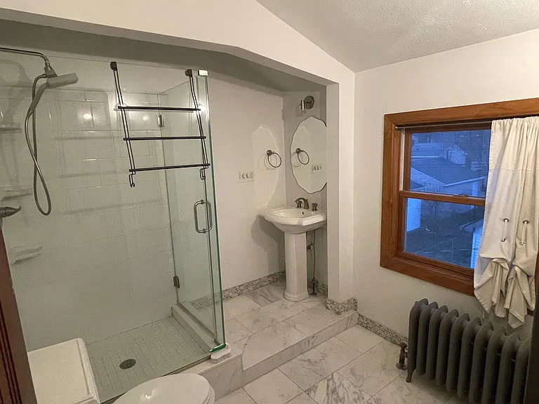 319 Dewey St — Photo 20