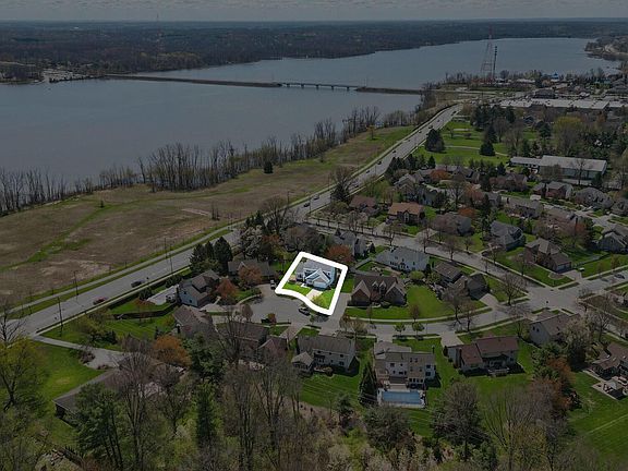 5th image of 494 Blue Heron Ct