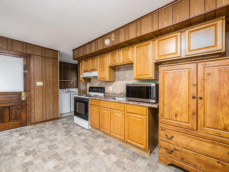 39-45 Catawissa Ave — Photo 15