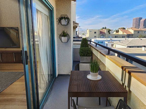 4th image of 1444 S Saltair Ave #2B-2Ba-1200Sqft