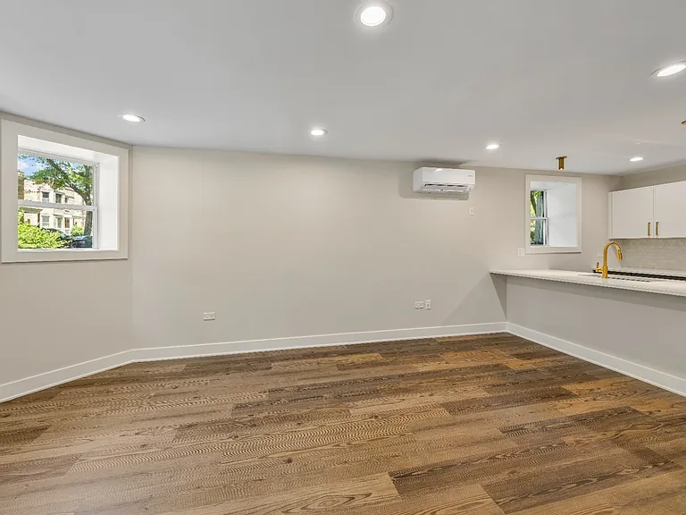 2257 N Sawyer Ave #G — Photo 5