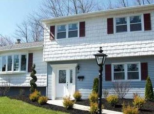 59 Gaub Rd, Old Bridge, NJ 08857