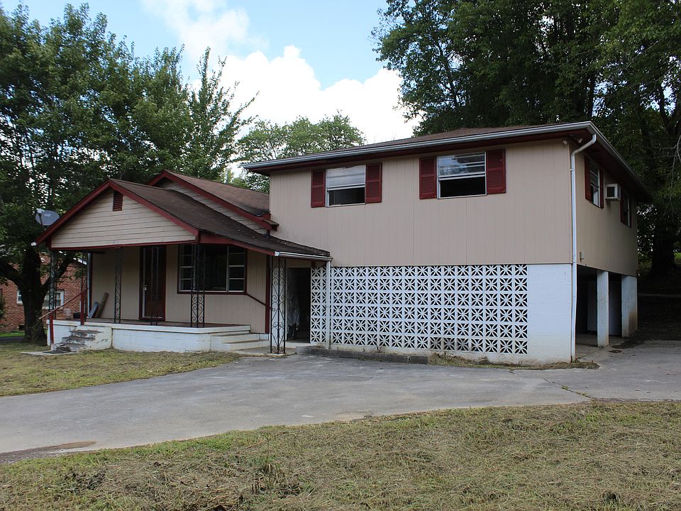 1st image of 216 Barkley Dr