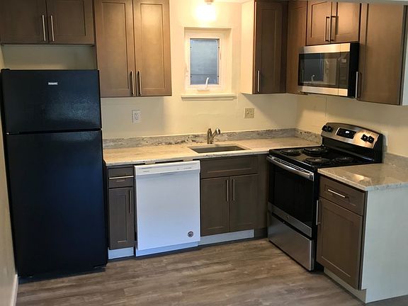 4th image of 1215 Queen Anne Ave N APT 3
