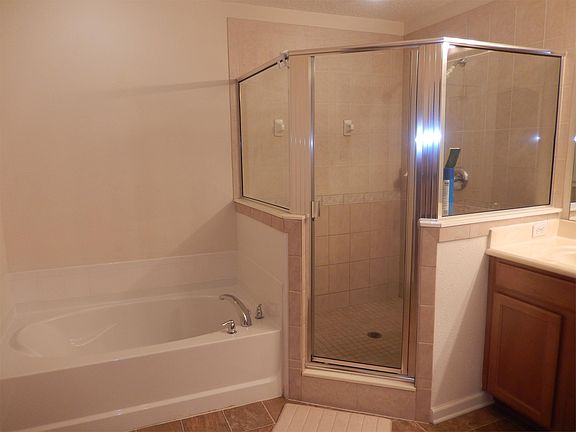 3rd image of 3730C Creswick Cir