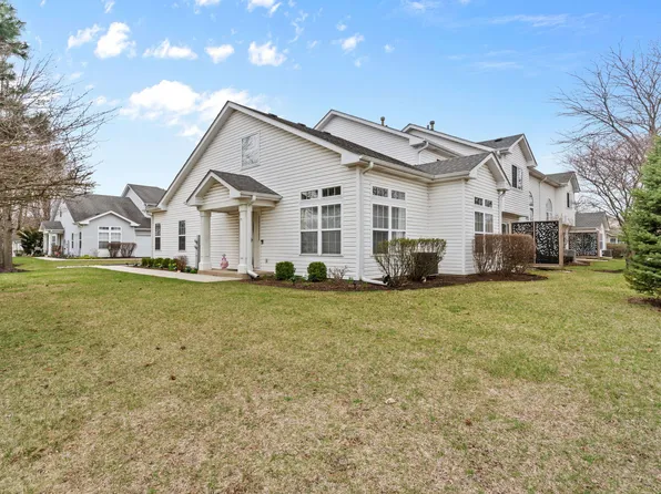 277 Kathryn Ln, North Aurora, IL 60542