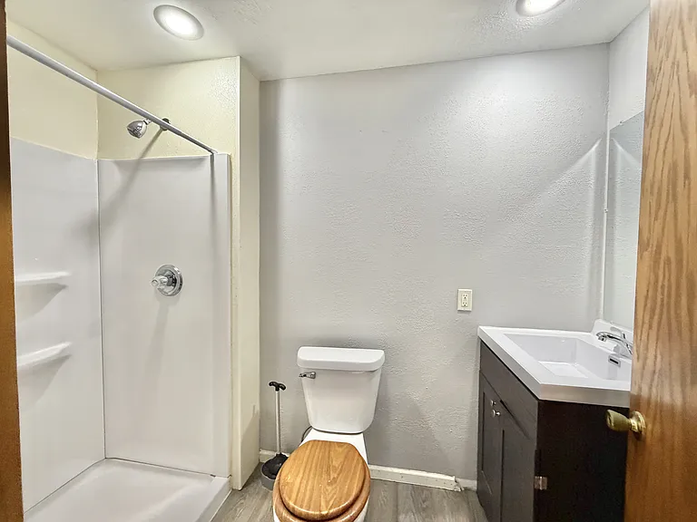 330 Lincoln St #2 — Photo 6