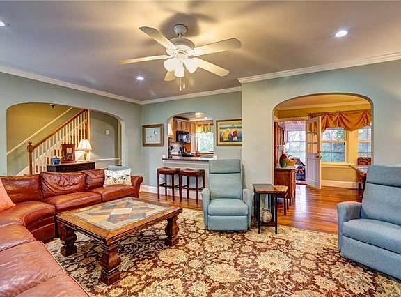 4th image of 7509 N Pinehill Dr