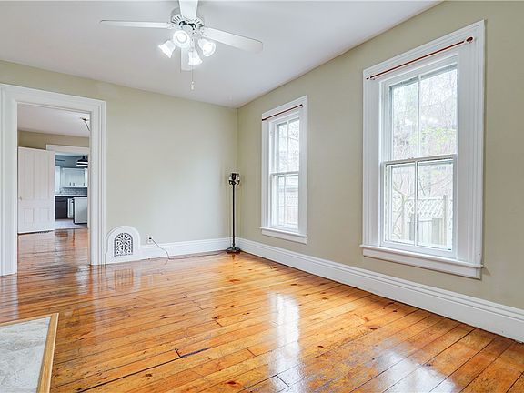 5th image of 42 Hickory St