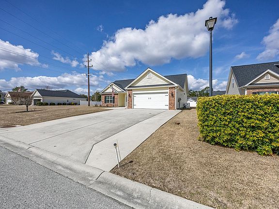 3rd image of 609 Fieldwoods Dr.