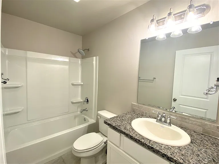 13806 Avenue Q — Photo 4