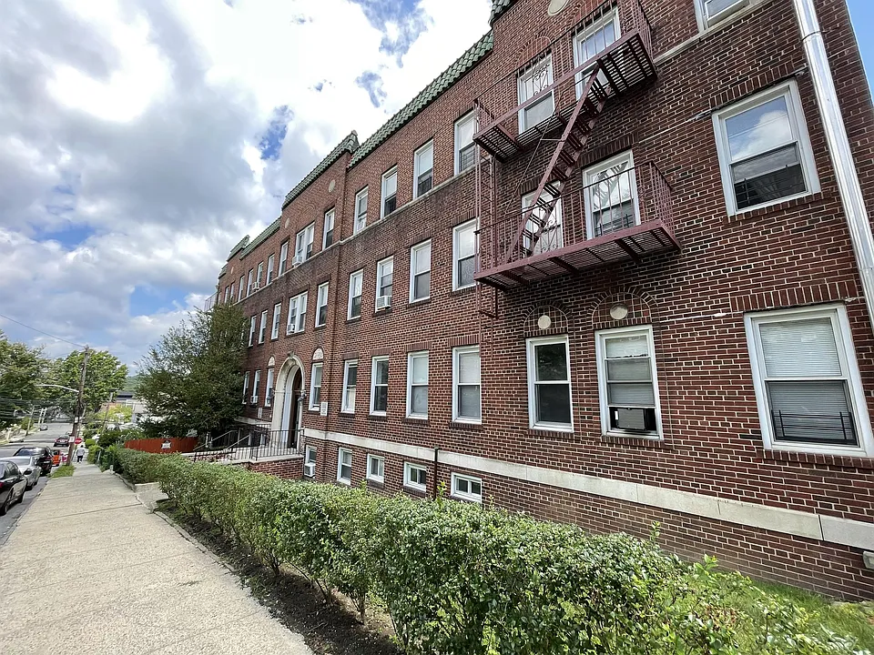 98 Harding Avenuellb #Y2