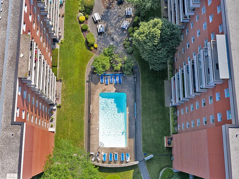 610 Lake St — Photo 18