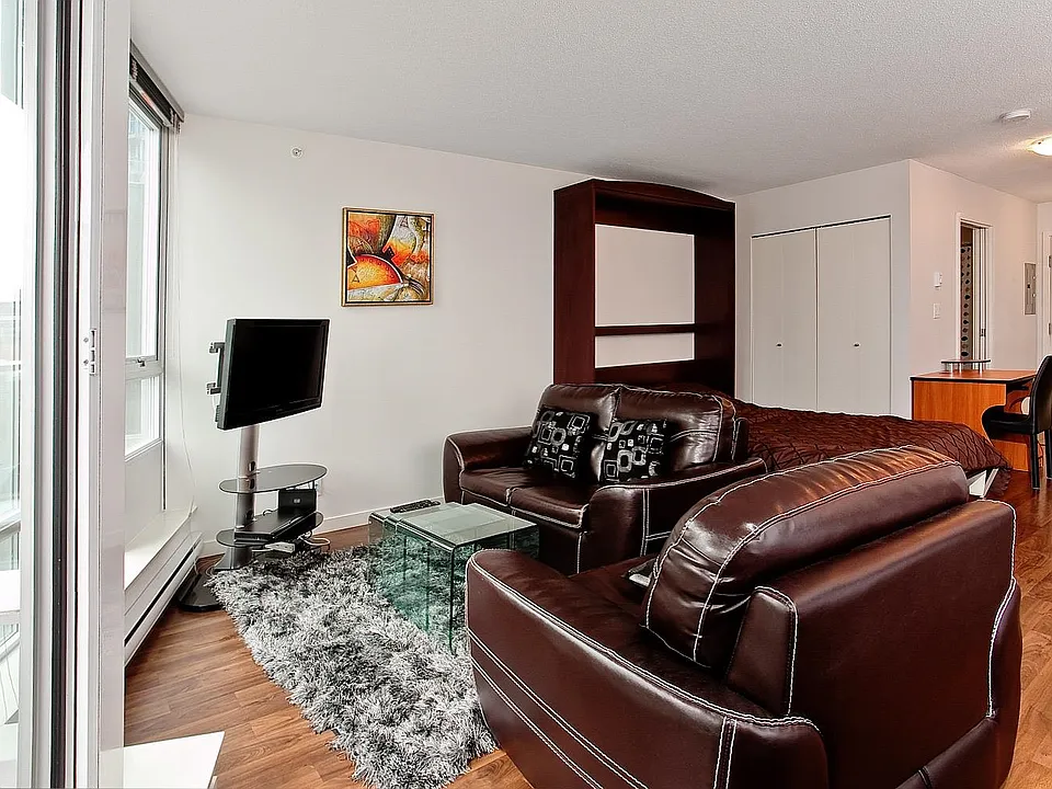 233 Robson St #306