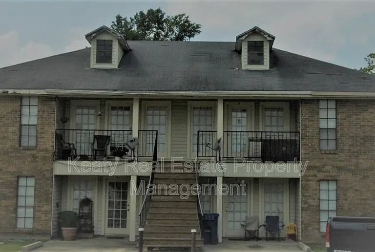 102A Country Ln — Photo 1
