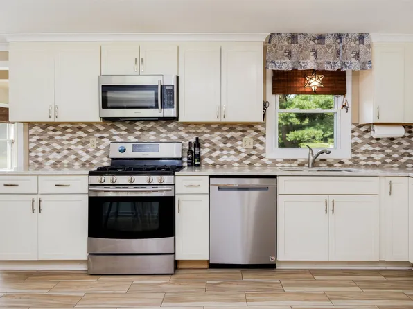 24 Church Lane, Thetford, VT 05043