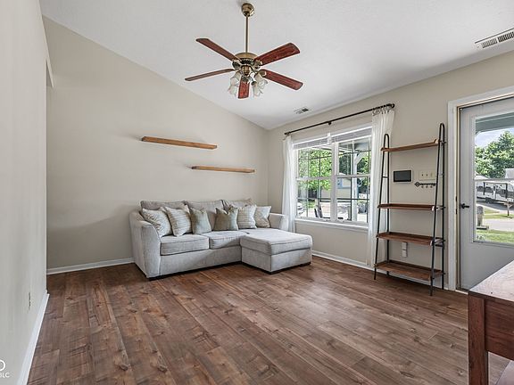3rd image of 3119 Carlsbad Ln