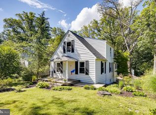 910 Litchfield Rd, Baltimore, MD 21239