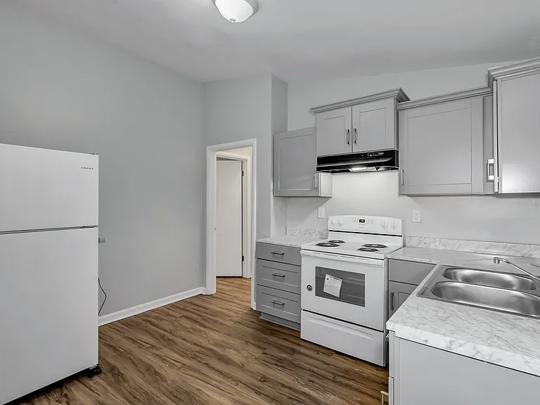 2814 Holiday Dr SW — Photo 13