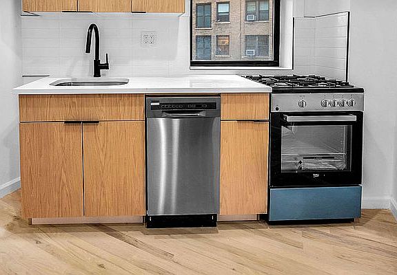 5th image of 700 W End Ave APT 5C